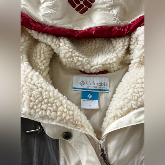 Never worn Columbia women’s jacket - Picture 2 of 3